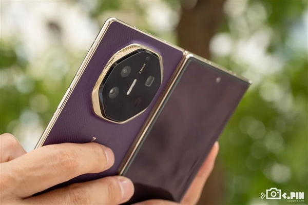 别人挤牙膏可能被骂 但三折叠情有可原