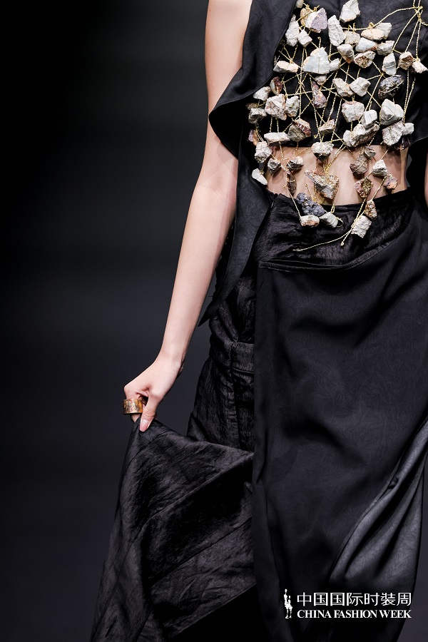 siyun huang · 黄斯赟：时尚+艺术+科技，让中华文化持续言说