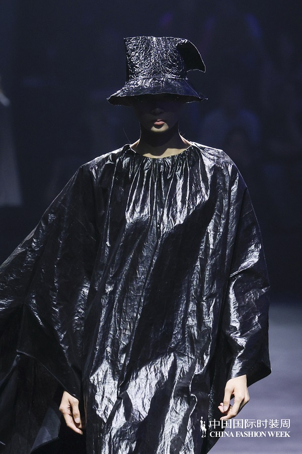 siyun huang · 黄斯赟：时尚+艺术+科技，让中华文化持续言说