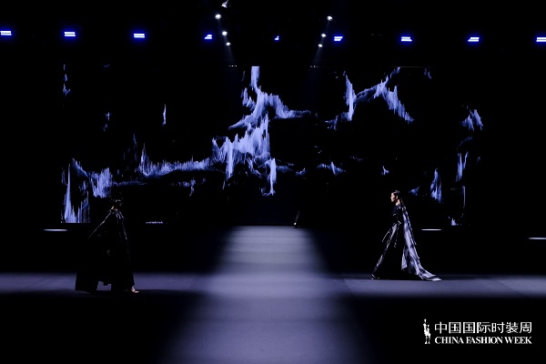 siyun huang · 黄斯赟：时尚+艺术+科技，让中华文化持续言说