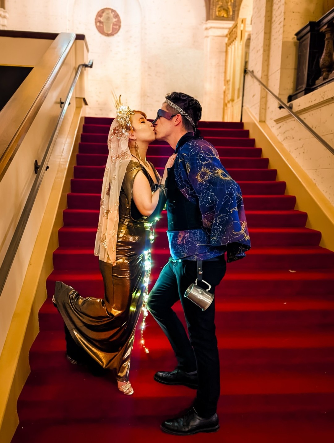 太带派了！《羊蹄山之魂》女主演员分享化装舞会美照