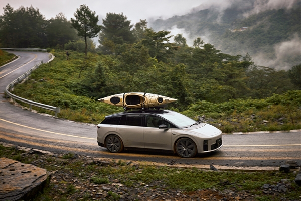 价格或有大惊喜！李想公布理想i6新颜色命名“云朵黄”